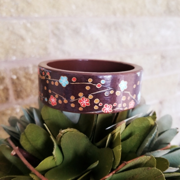 Vintage, Boho Wooden Floral Bangle Bracelet - Picture 7 of 12